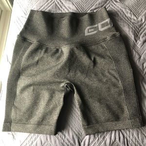 Echt Arise Scrunch Shorts EUC